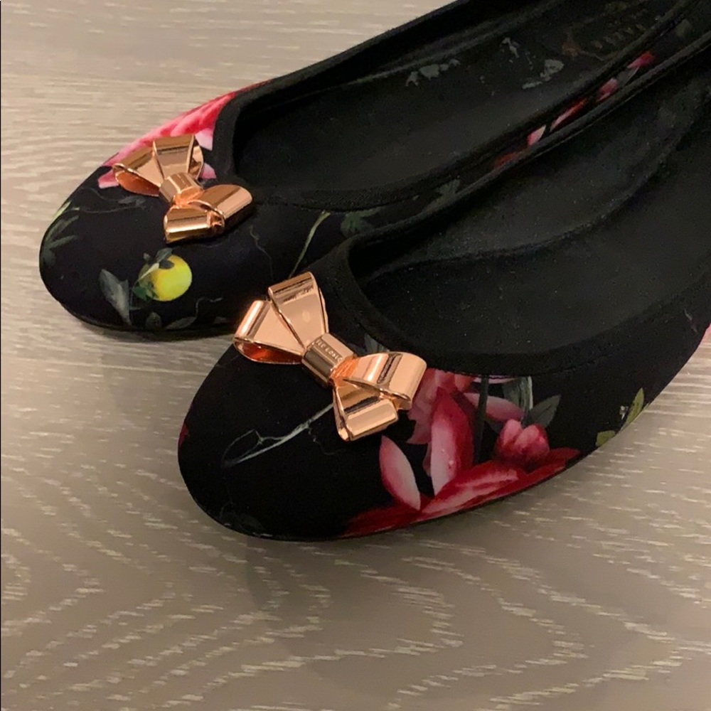 Ted Baker London Floral Flats | US 10, EU 41